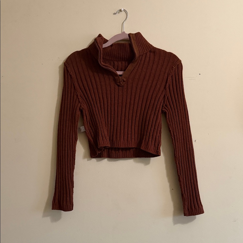 Cropped Ribbed Turtleneck Sweater - Brown